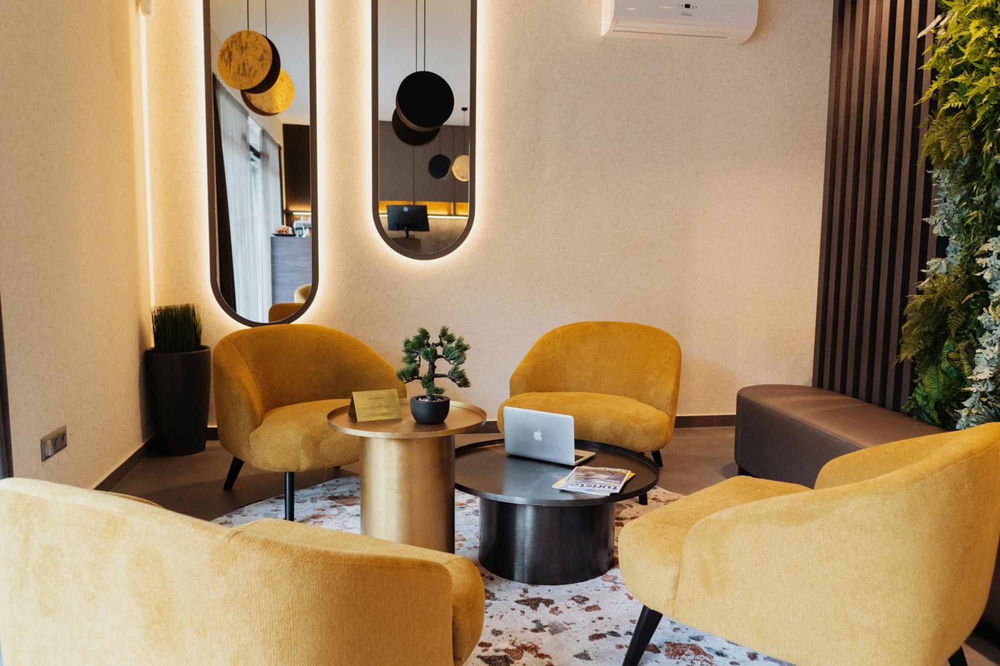 Riva Boutique Hotel Szeged Buitenkant foto